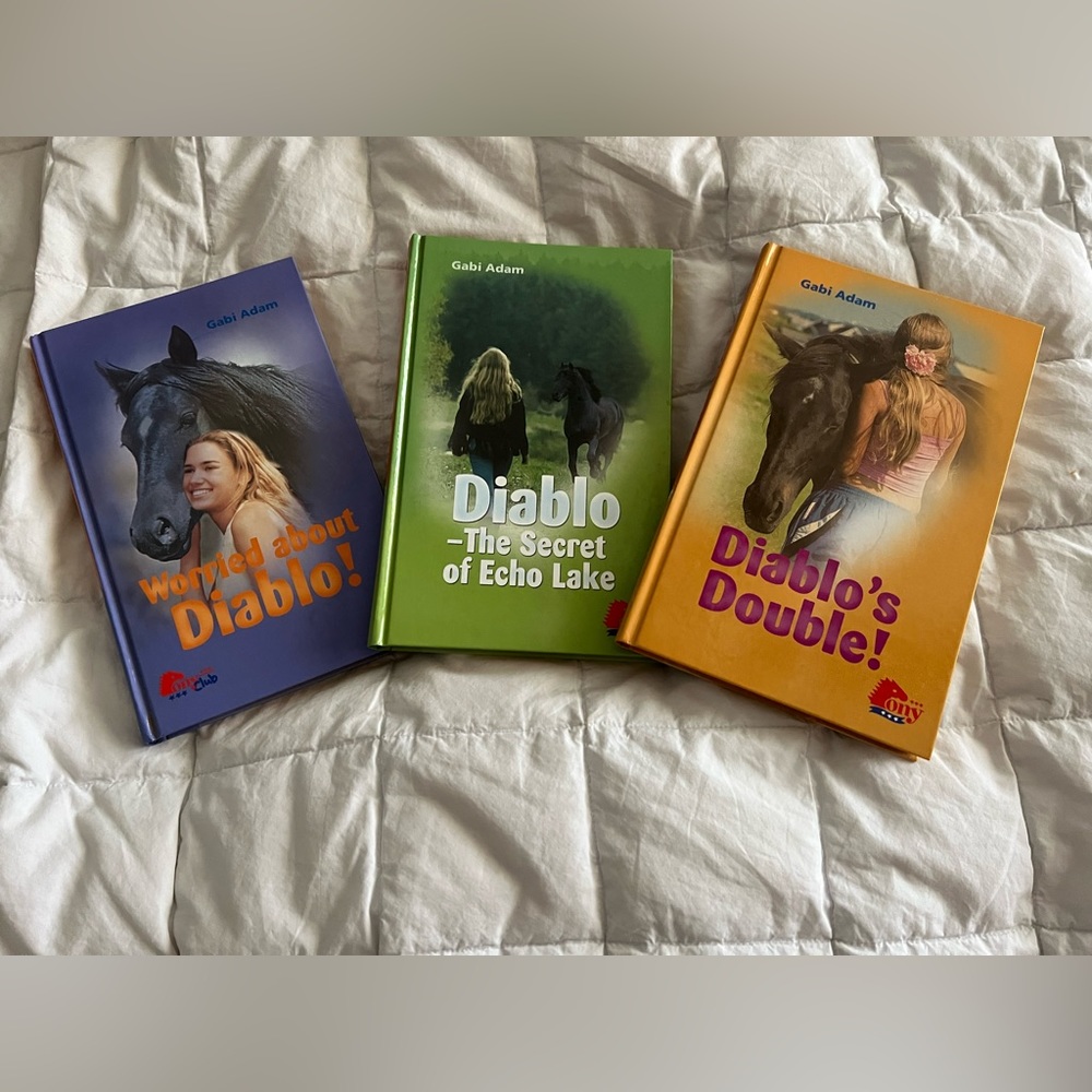NWOT Pony Club Diablo Series Chapter Books